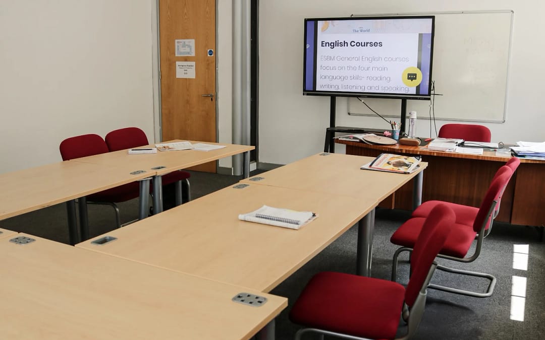 Exploring General English Courses in Leicester, UK