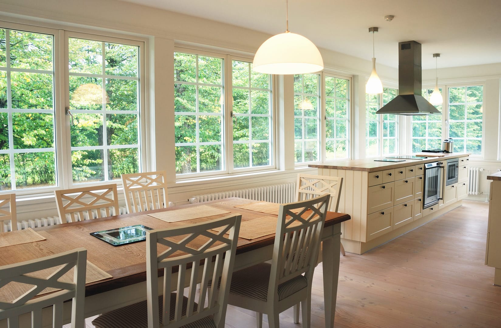 Windows Sign Table When to Replace Your Windows: Signs It’s Time for an Upgrade | JJ Glass