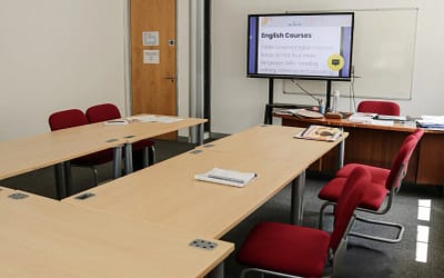 Exploring General English Courses in Leicester, UK