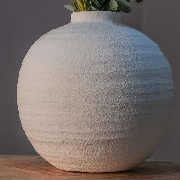 Tiber Matt White Ceramic Vase 22243vasepic2 scaled