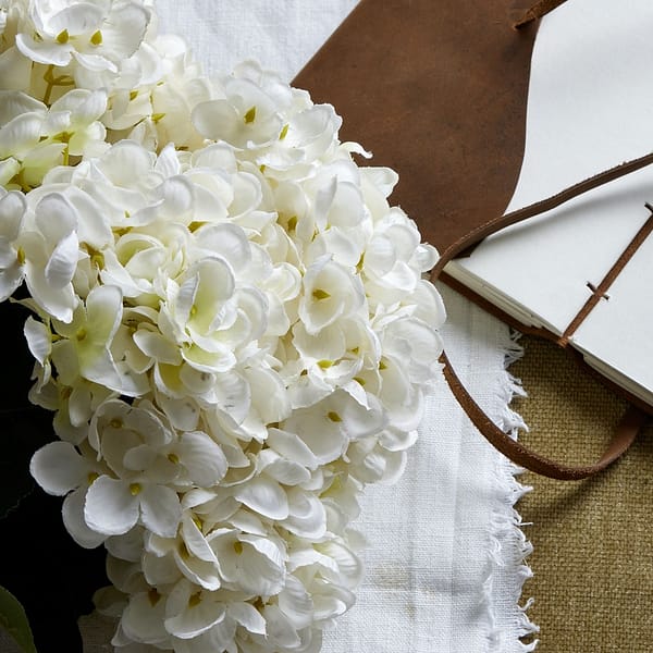 White Hydrangea Bunch 22621 a