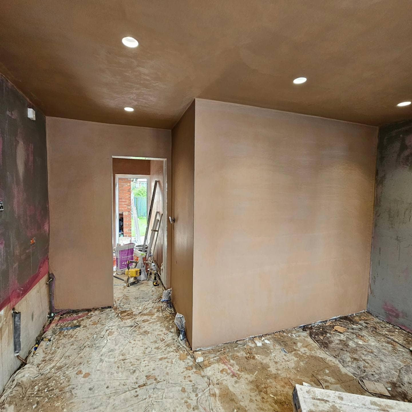 1 Services 1